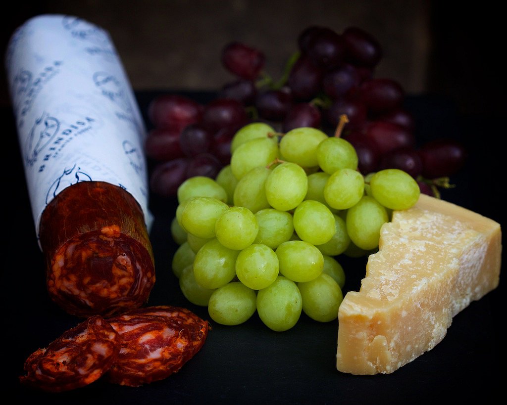 Still-life-with-grapes.jpg